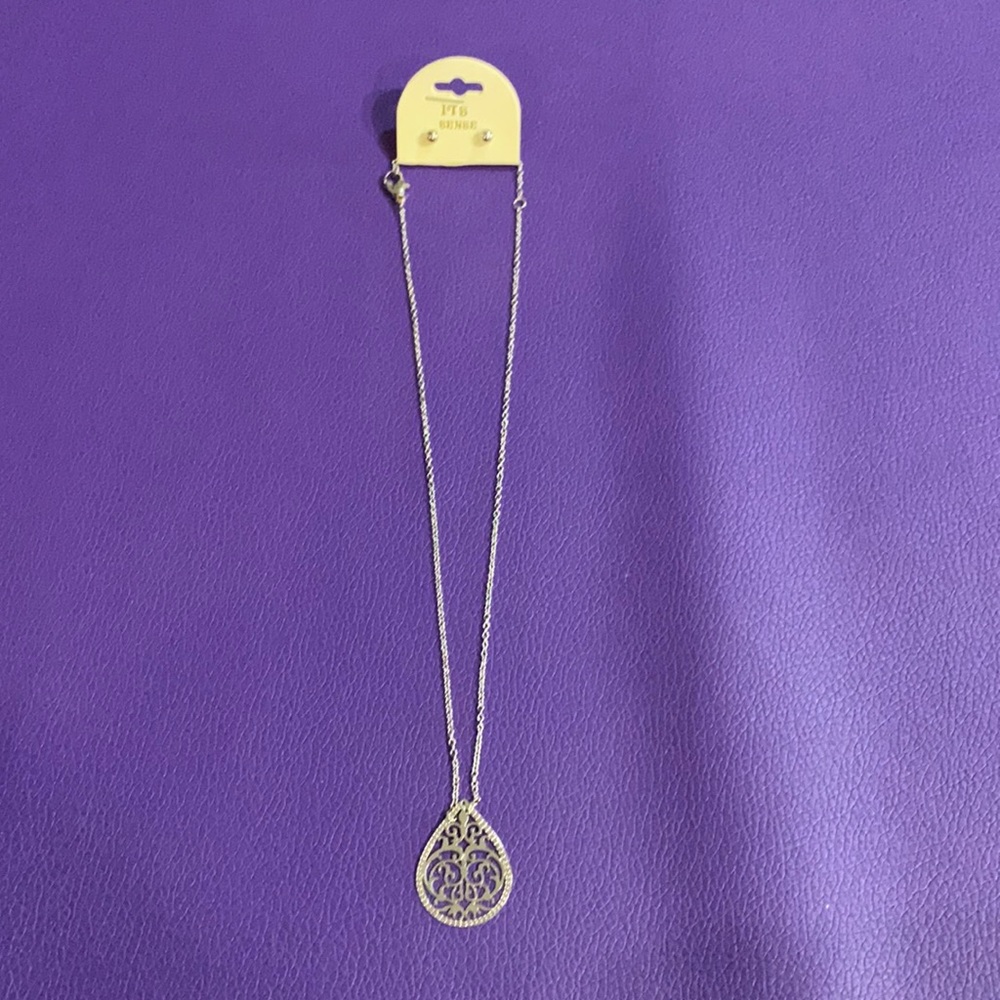 Silver Teardrop Necklace